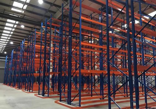 prateleiras de corredor estreito para armazenamento refrigerado