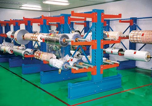Suporte para materiais em balanço