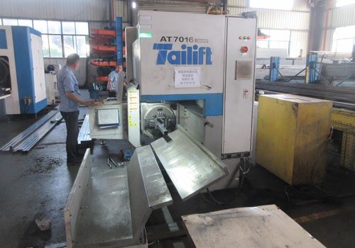 máquina de corte de tubos