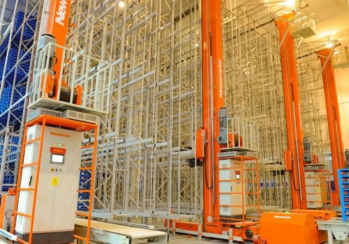 Sistema automatizado de armazenamento e recuperação de alimentos e bebidas