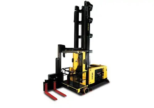 Empilhadeira Hyster para corredores estreitos
