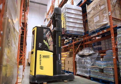 Empilhadeiras retráteis Hyster